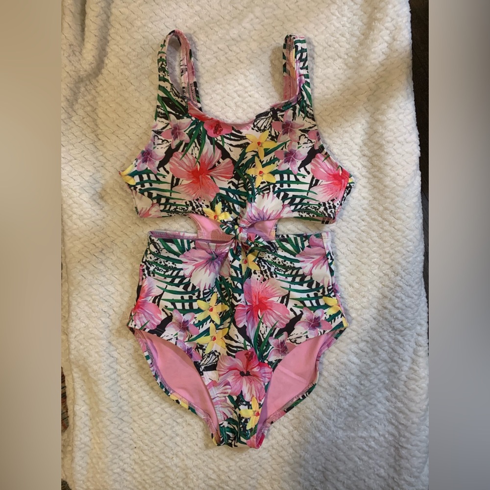 Girl squad monokini size 10